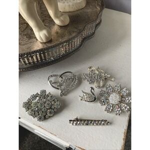 Vintage Jewelry Lot‎ Pins Brooch Glass Stones Rhinestone Flower Swan Bar Heart